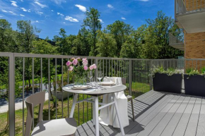 cohost I NEW Apt w-Balcony, A-C, free Parking & Netflix, by Botanical Park